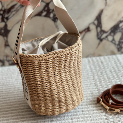 Ch new arrival bucket bag size: 18cm