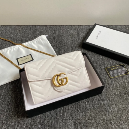 GC431 GG Marmont matelassé mini bag