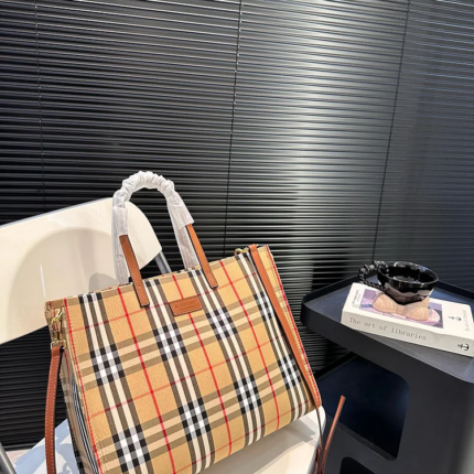 BB new arrival tote bag size: 35 * 27 cm