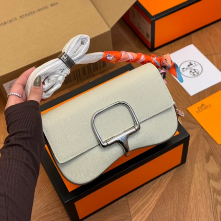 Hermes Della new arrival bag size: 23*15cm
